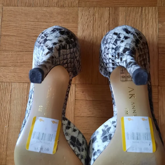 Anne Klein Snakeskin (Python) High Heel Pumps - Picture 10 of 11